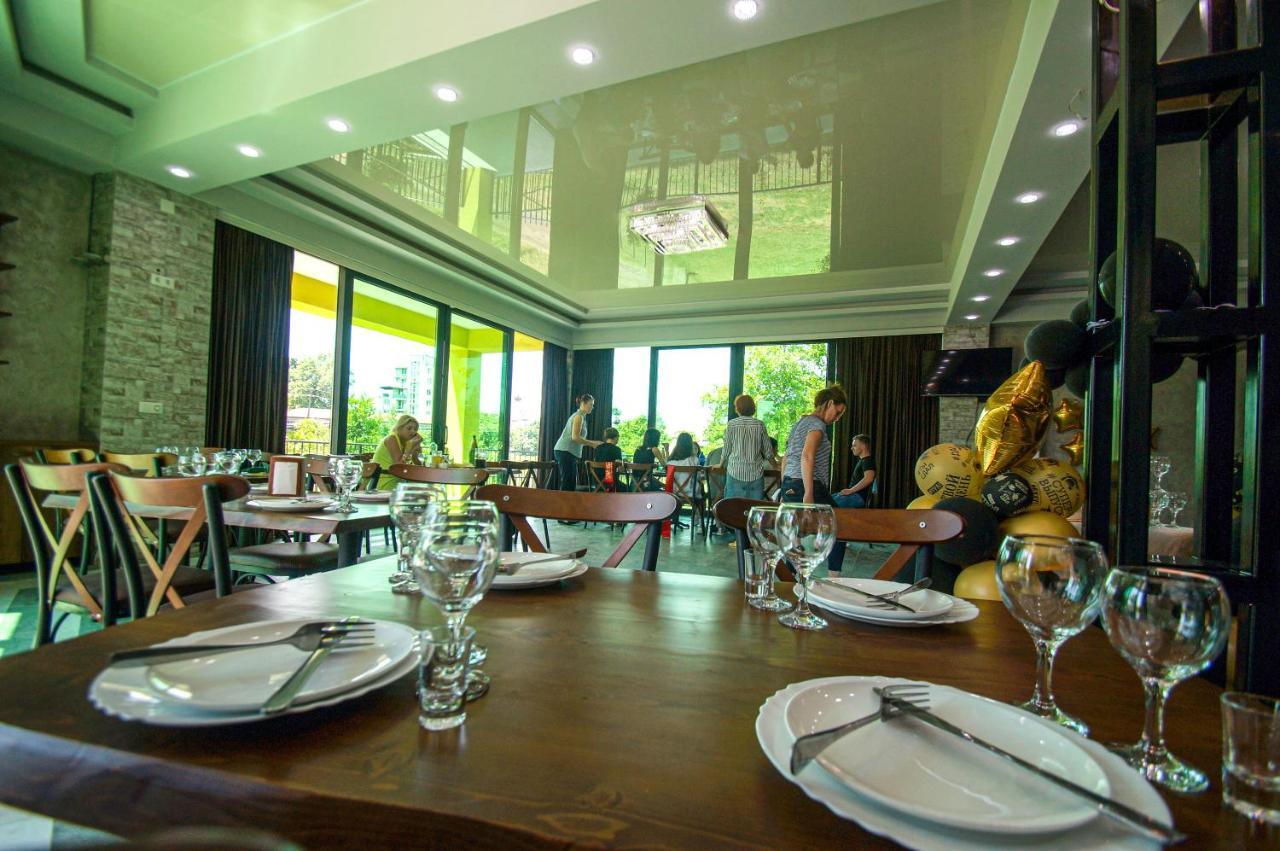 אורקי Delta Hotel מראה חיצוני תמונה