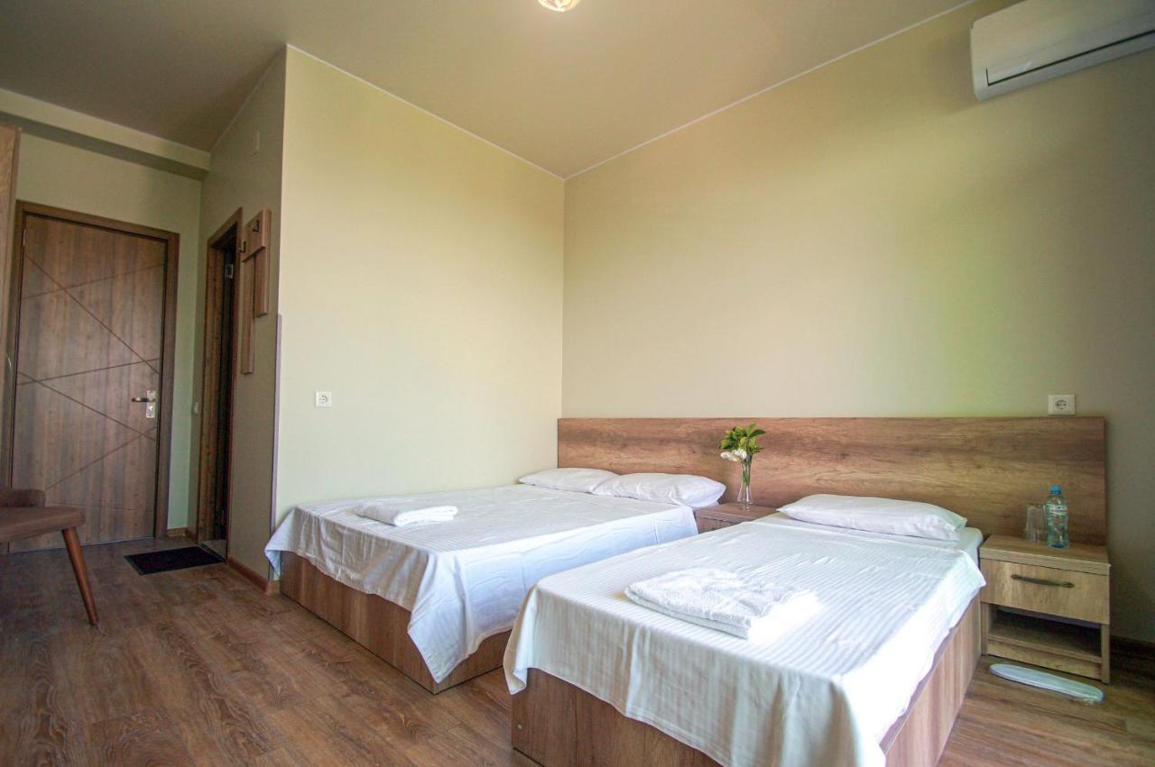 אורקי Delta Hotel מראה חיצוני תמונה