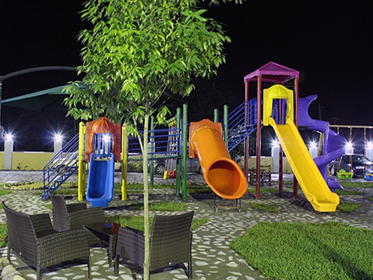 אורקי Delta Hotel מראה חיצוני תמונה