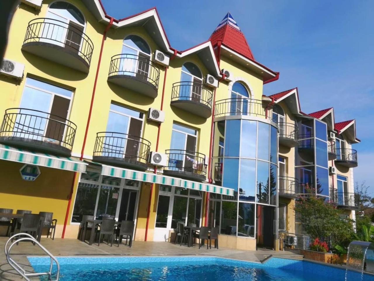 אורקי Delta Hotel מראה חיצוני תמונה